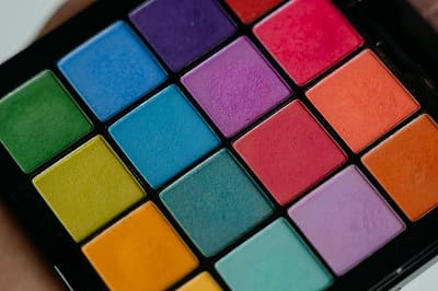 Une palette de couleurs personnalisee vous est remise a la fin d une seance de colorimetrie avec le Miroir de Flo, conseil en image en Vendee