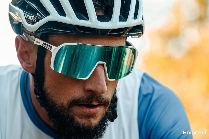 une offre de lunettes adaptées à votre vue avec des verres performants et des montures légères et de qualités, idéales pour le sport, proporsées par la société Enihcam en Vendée